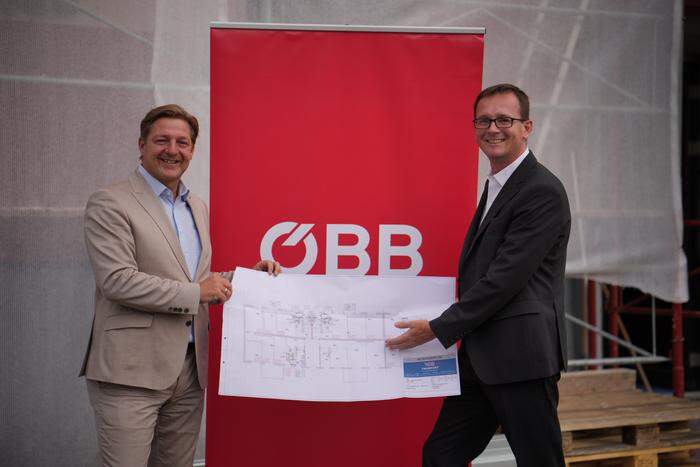 Bürgermeister Günther Albel (SPÖ) und Georg Ortner von den ÖBB