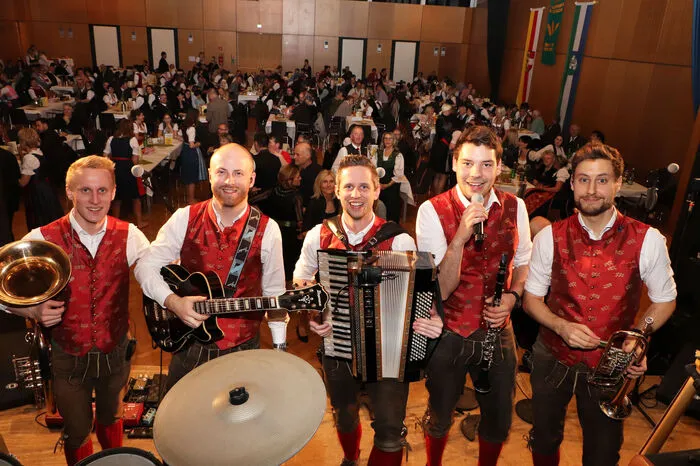 Musikalisch sorgten die „Jungen fidelen Lavanttaler“ für Stimmung bis in die frühen Morgenstunden. 