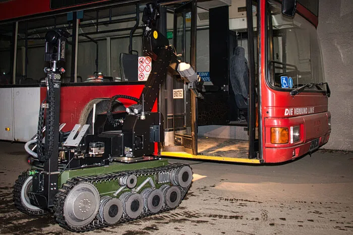 Auch Entschärfungsroboter "Theodor" kam im Tunnel zum einsatz.