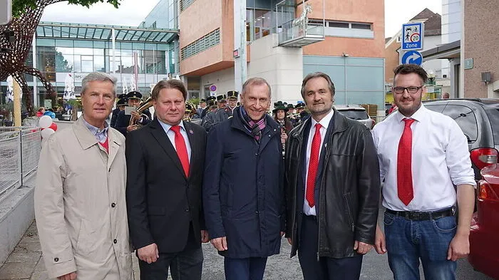 AK-Präsident Josef Pesserl (Mitte) zu Gast bei der Maifeier in Köflach