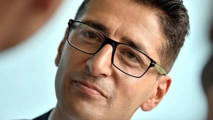 Efgani Dönmez