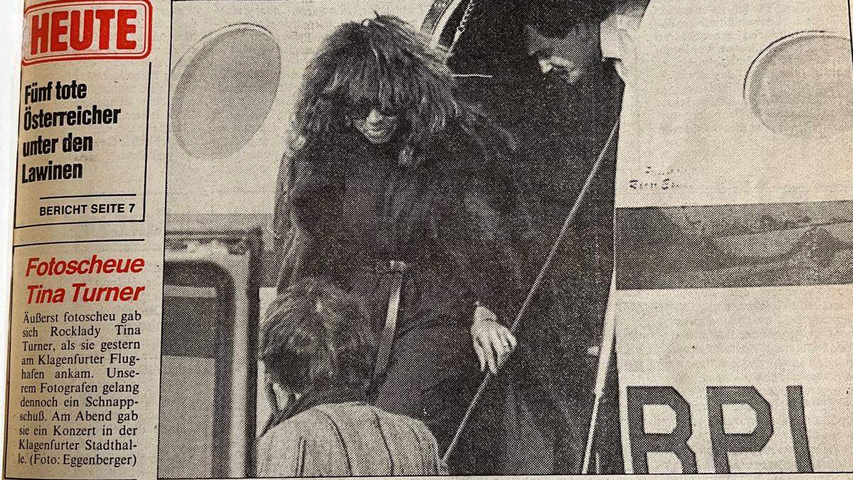 Auf der Titelseite der Kleinen Zeitung am 1. April 1985: Bei der Ankunft in Klagenfurt gab sich die Rocklegende fotoscheu