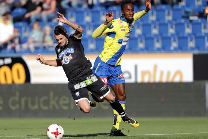 Philipp Huspek (Sturm) und Babacar Diallo (St. Pölten)