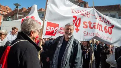 Der Grazer Historiker und Sozialdemokrat Helmut Konrad war immer auch bei Mai-Aufmärschen zu sehen, wie hier im Jahr 2019 