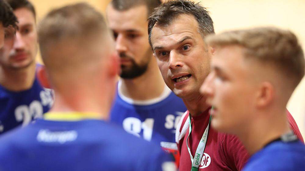 Pusht seine Mannschaft: Ferlach-Cheftrainer Miro Barisic
