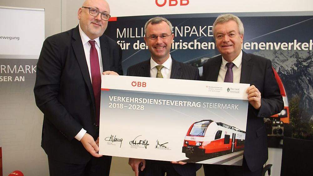 ÖBB-Chef Andreas Matthä, Verkehrsminister Norbert Hofer und Landesrat Anton Lang unterschrieben den Vertrag