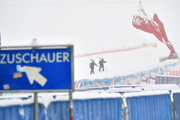 waren fast 50 Zentimeter Neuschnee gefallen - durch den Nebel war die Piste aufgeweicht...
