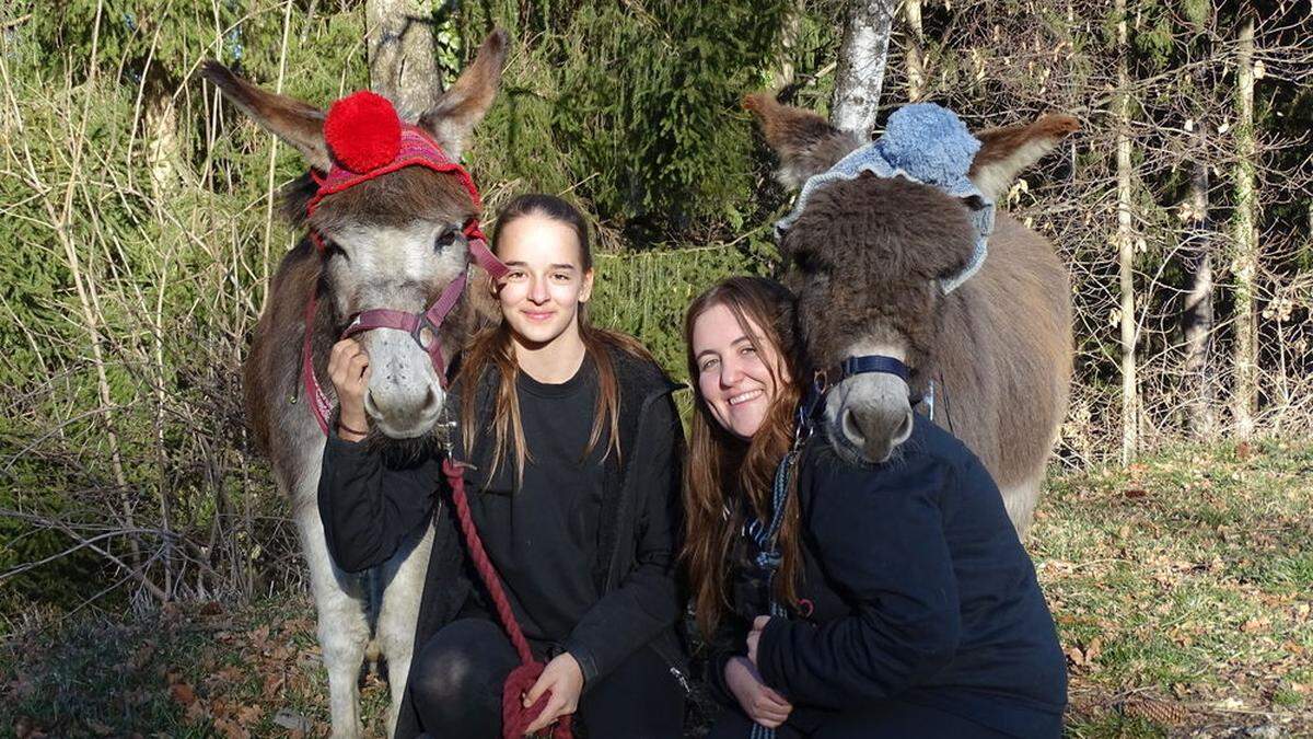 Nina und Elisabeth Rößl mit Ria und Eros