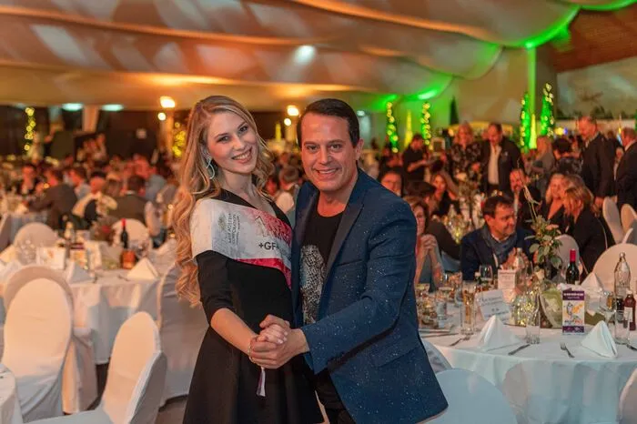 ... Miss Austria Larissa Robitschko, Entertainer Gregor Glanz ...