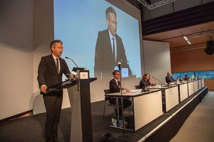Kurt Hohensinner (ÖVP): Der doppelte PrinzDer Mann mit zwei Spitznamen: Prince Charming und Prince Charles. Charming, weil er in seinen Rollen als Sport-, Jugend-, Sozial- und Bildungsstadtrat selbst große Brocken charmant und unkompliziert schultert. Charles, weil er schon lange die Nummer 2 ist – wie der Prinz in England. In Integrationsfragen manchmal populistisch, aber immer ohne Hetze. Sein Motto: Tue Gutes und veröffentliche davon ein Foto in den sozialen Medien.