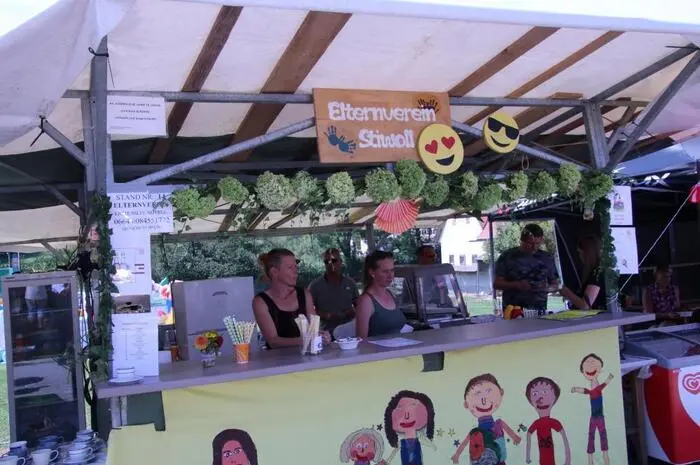 Ob es die heimischen Gruppen in ihren feschen steirischen Trachten waren, oder die ausländischen Gäste in ihren farbenprächtigen Kleidern, sie gaben ein prächtiges, buntes Bild ab.