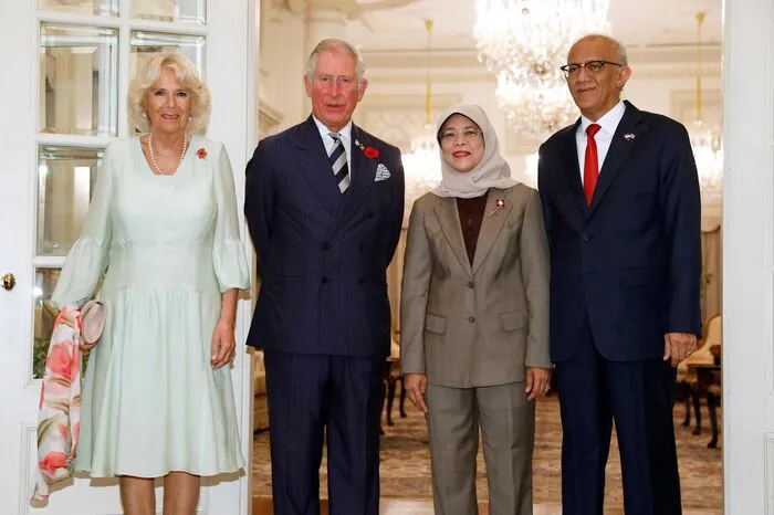 Auch Präsidentin Halimah Yacob und ihr Ehemann Mohammed Abdullah Alhabshee empfing das Paar.