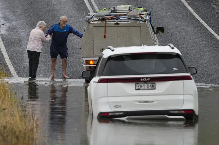 Die Situation ist teilweise so dramatisch, dass die Regierung das Hochwasser im Bundesstaat New South Wales zur Naturkatastrophe erklärt hat, um schneller Gelder für die Flutopfer freimachen zu können.