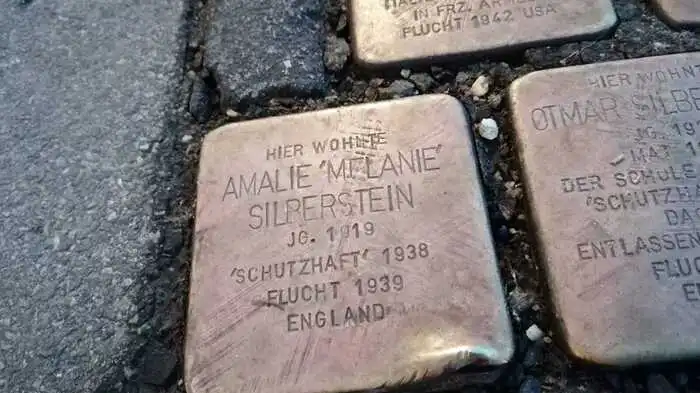 2016 wurden die Stolpersteine für die Familie Silberstein in Graz beim Kapistran-Pieller-Platz verlegt.