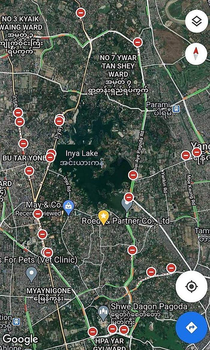 Auf Google Maps lässt sich erkennen, wie bereits Straßensperren in Yangon errichtet wurden 