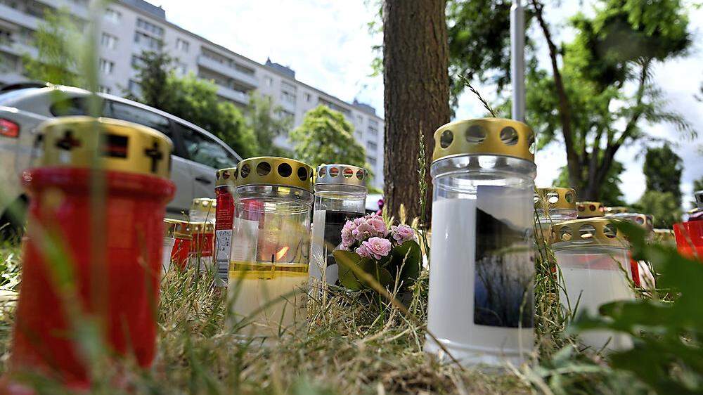 Kerzen erinnern an den tragischen Tod der 13-Jährigen