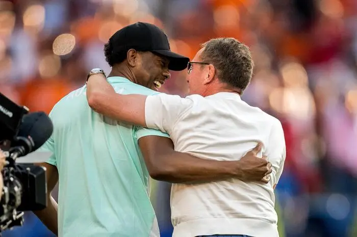 Ralf Rangnick und David Alaba freuten sich zusammen übers Achtelfinale und den Gruppensieg