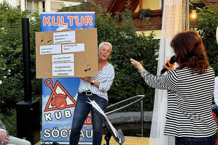 Als weitere Höhepunkte trat der Wortakrobat Wolfgang Schober mit humorvollen Texten auf und gab es einen humorvollen Rückblick auf die ‚gute alte Zeit von Söchau’. 