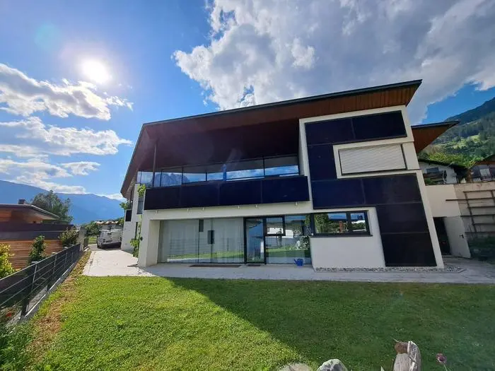 Balkone und Fassaden liefern im Winter mehr Ertrag als Dachanlagen 