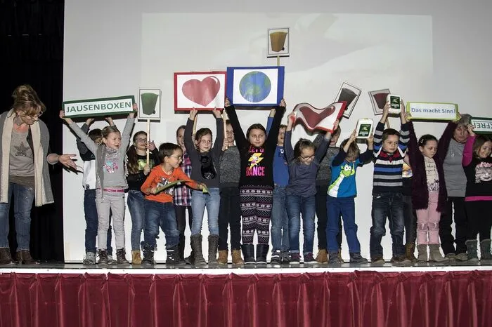 Mit großer Begeisterung präsentierten Schüler von fünf Schulen der Ökoregion im Kulturhaus Kaindorf ihre Projekte