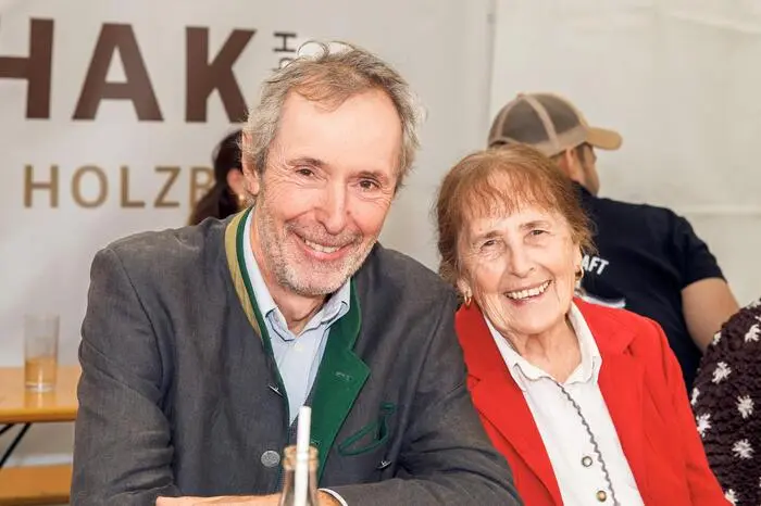Strahlende Gesichter im Festzelt 