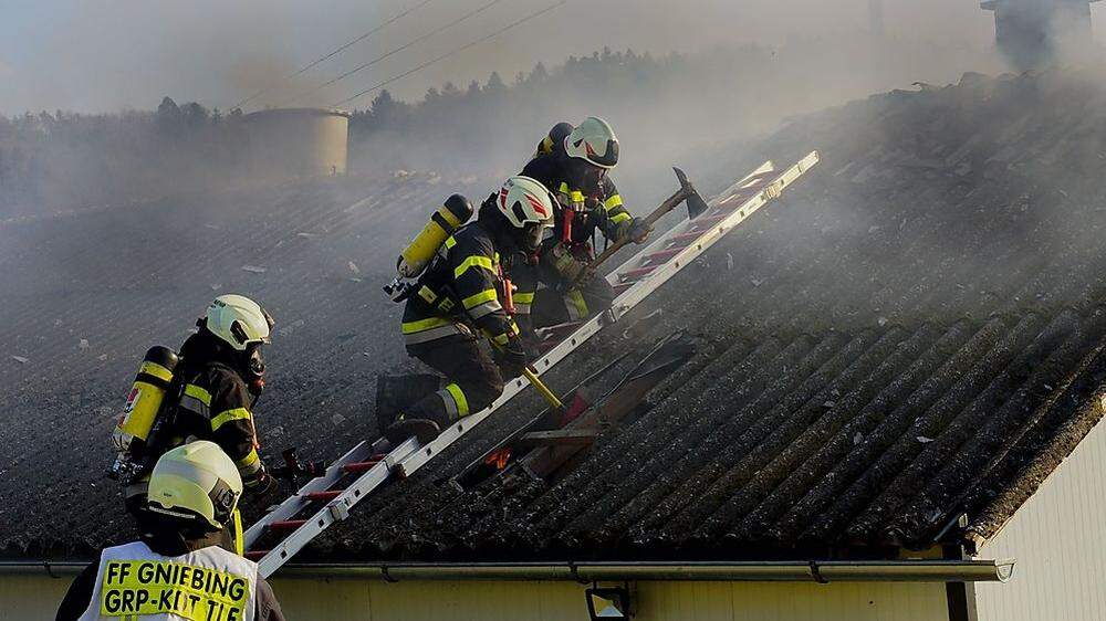 Mehr als 80 Feuerwehrkameraden standen im Einsatz