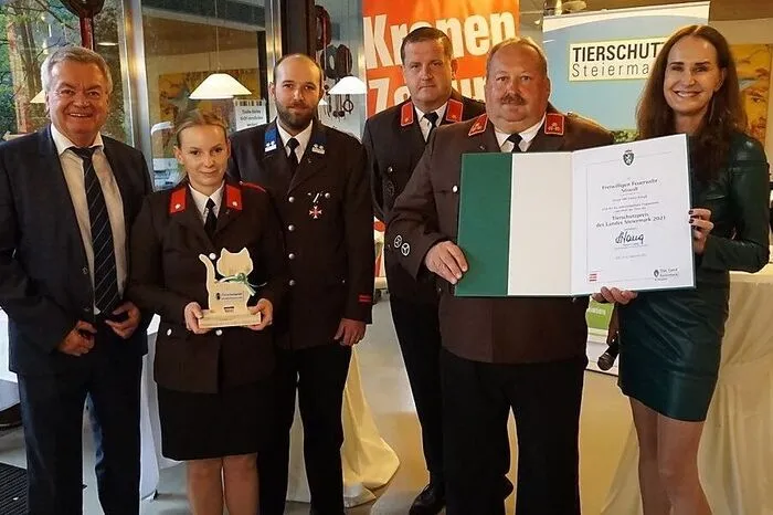 Durch eine Drohne mit Wärmebildkamera, mit der Tiere beispielsweise im hohen Gras aufgespürt und gerettet werden können, verdiente sich die freiwillige Feuerwehr Stiwoll ihren Preis