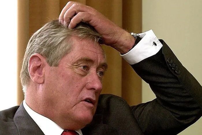 Ex-Finanzminister Hannes Androsch (SPÖ) musste wegen falscher Zeugenaussage in Zusammenhang mit seiner Steuercausa 900.000 Schilling (umgerechnet 65.406 Euro) zahlen.