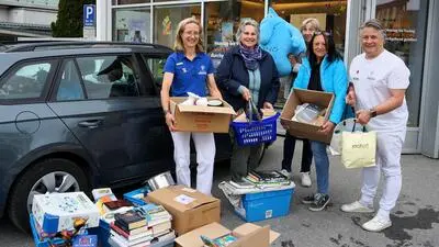 Spendenübergabe vor der Barbara-Apotheke in Bärnbach