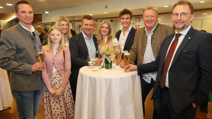 Klicken Sie sich durch die Fotogalerie der Verleihung...