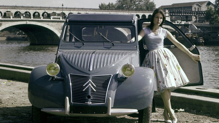 Studentenbewegung. Kein anderes Auto hat den frankophilen Lebensstil so beschwingt wie der Citroën 2CV. Genießer fuhren Ente, „Döschewo“-Fahrer galten grundsätzlich als gute Menschen. Geliebt von Studenten und Jungfamilien, erlag der automobile Nonkonformist nach 40-jähriger Bauzeit 1990 seiner veralteten Technik.