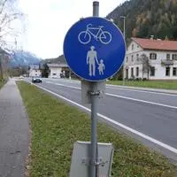 Der Iseltal-Radweg soll zwischen St. Johann im Walde und Huben künftig auf der linken Uferseite weitergeführt werden