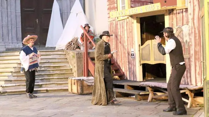 Westlich von Nordost“– so lautet der Titel jenes Theaterstücks, welches die Amateurtheatergruppe „Keck & Co“ dieses Jahr im Innenhof des Stiftes St. Georgen/Längsee zur Aufführung bringt. 