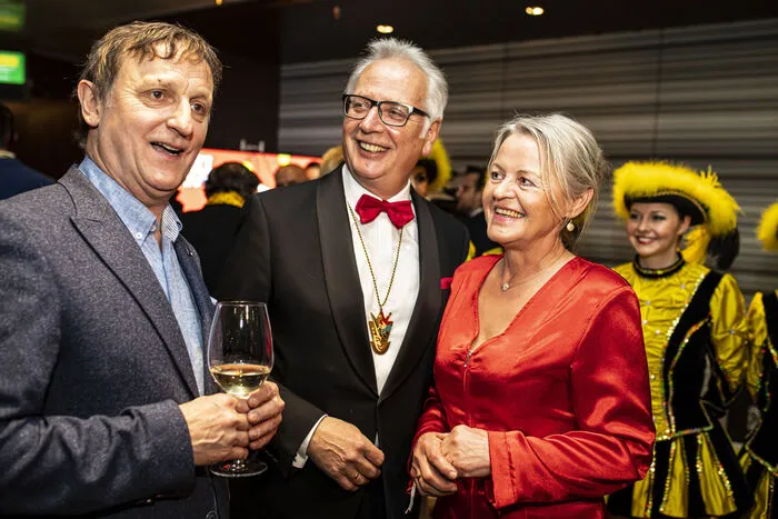Faschingsstar "Noste" mit Landtagspräsident Reinhard Rohr