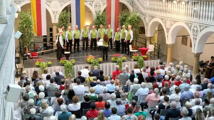 Die Chorgemeinschaft Funder lud am Wochenende unter Obmann Gerald Reichenhauser zum Konzert in den Rathaushof.