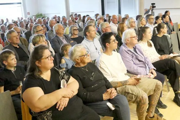 An diesem vergnüglichen Abend gesichtet wurden unter anderem „Hausherr“ Bürgermeister Wolfgang Grilz, Landesfeuerwehrkommandant-Stellvertreter Friedl Monai, Blasmusikverband-Bezirksobmann Hermann Posarnig sowie Musikschuldirektorin Barbara Kahlhammer.