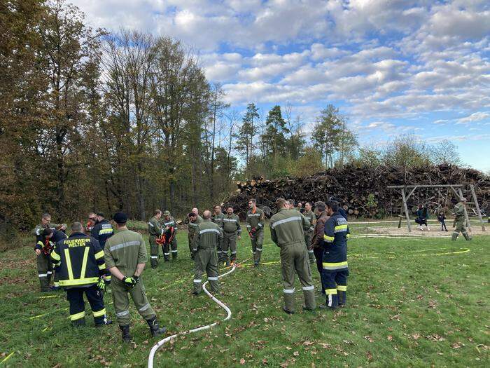 Die Vegetationsbrandbekämpfungseinheiten des Bezirkes Jennersdorf übten für den Ernstfall
