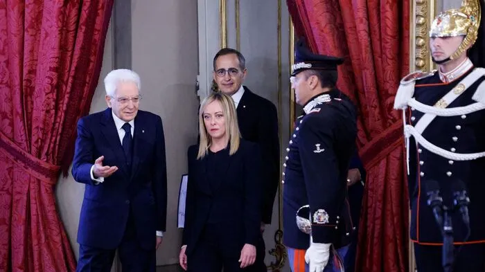 Die 45-jährige Postfaschistin Giorgia Meloni ist die drittjüngste Regierungschefin in der republikanischen Geschichte Italiens. Heute Vormittag wurde sie und ihre Regierung vereidigt.