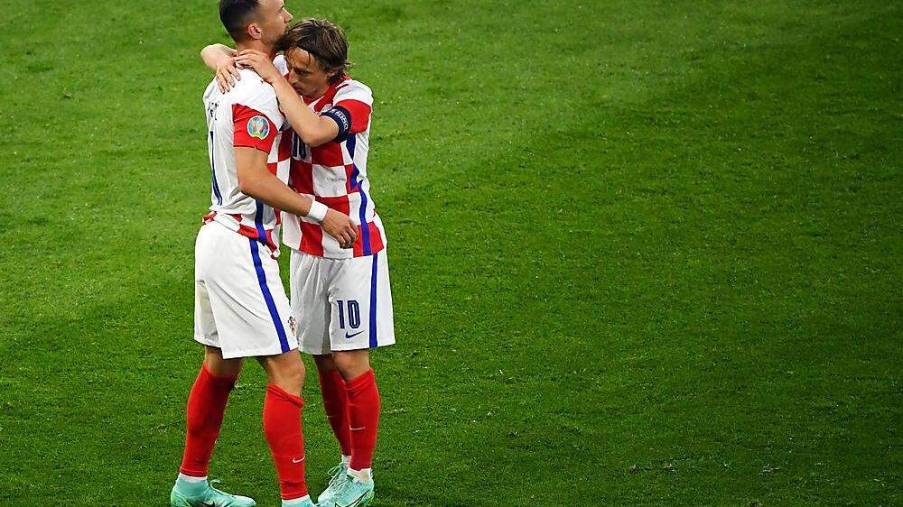 Schossen Kroatien in das Achtelfinale: Ivan Perisic (links) und Luka Modric