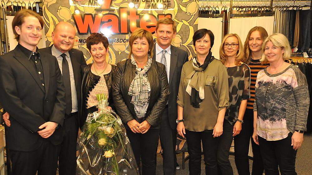 Schon zum 195-jährigen Bestehen der Firma Walter gratulierte Leobens Bürgermeister Kurt Wallner (Mitte) Libert Walter (Zweiter von links) und dem gesamten Team