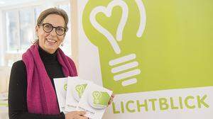 Ingrid Gady, Obfrau des Vereines „Lichtblick“, ist stolz auf ihre Brückenbauerinnen und Brückenbauer