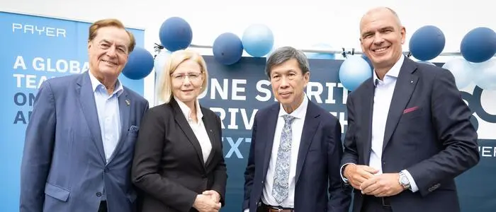 Feierten den 80er der Payer Group: Rudi Roth (Honorarkonsul von Ungarn), Edit Szilágyiné Bátorfi (Botschafterin von Ungarn in Österreich), SL Hui (Eigentümer der PAYER Group), Michael Viet (CEO der PAYER Group, von links)