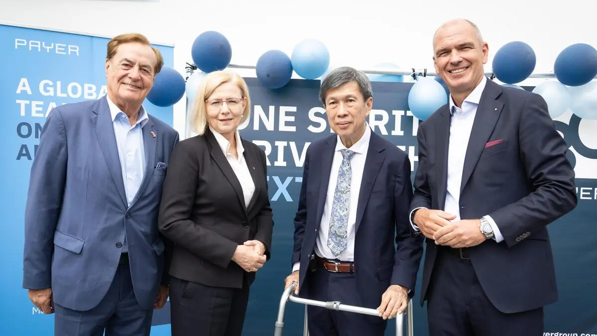 Feierten den 80er der Payer Group: Rudi Roth (Honorarkonsul von Ungarn), Edit Szilágyiné Bátorfi (Botschafterin von Ungarn in Österreich), SL Hui (Eigentümer der PAYER Group), Michael Viet (CEO der PAYER Group, von links)