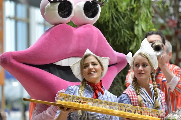 ... während auf der Messe selbst sich nun 400.000 Besucher in 10 Tagen durch die Kulinarischen Schatzkammern rund um den Globus kosten.