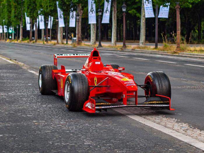 Für 6,22 Millionen US-Dollar wurde der Ferrari F300 versteigert