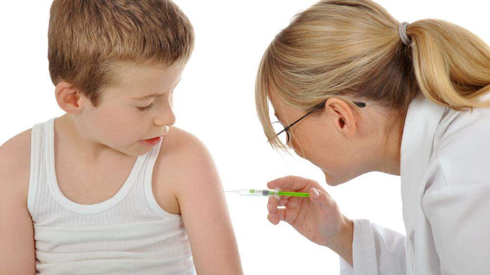Sujetbild: Mit der neuen Verordnung sollen Schulärzte künftig auch Schutzimpfungen verabreichen dürfen