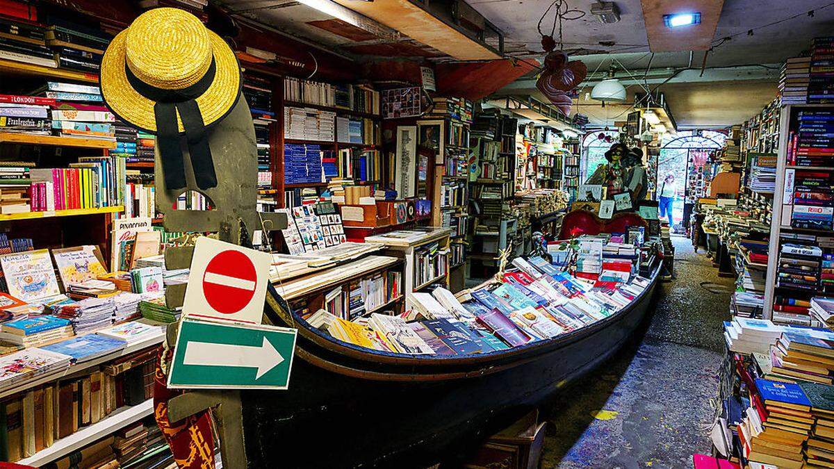 Die „Libreria Acqua Alta“ lagert Bücher in Gondeln