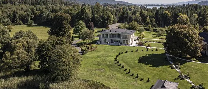 Seit 15 Jahren ist die Luxusvilla von Hans Tilly im Naturschutzgebiet am Wörthersee vom Abriss bedroht