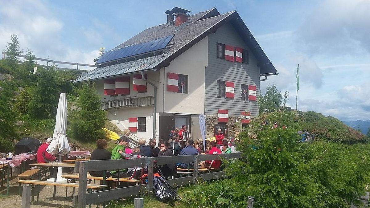 Die Goldeckhütte ist für Besucher zu Fuß erreichbar und belohnt dann mit herrlichem Ausblick