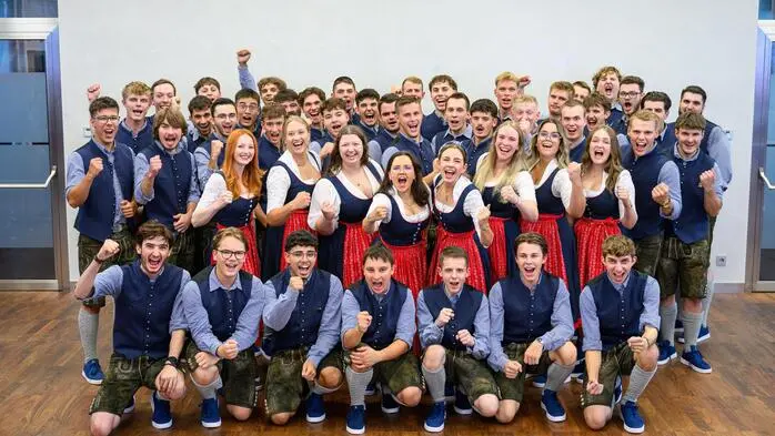 48 junge Fachkräfte aus Österreich – darunter zwölf Steirerinnen und Steirer – kämpfen bei den WorldSkills 2026 in China um Edelmetall. Kürzlich wurden sie von der Wirtschaftskammer offiziell entsandt